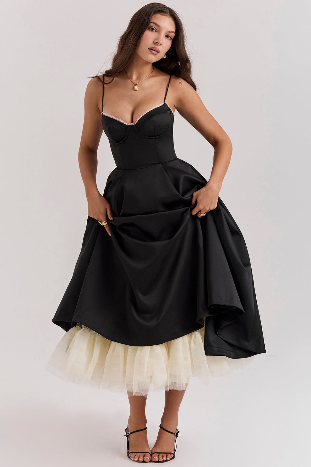 Arestina - Rochie din tul la modă