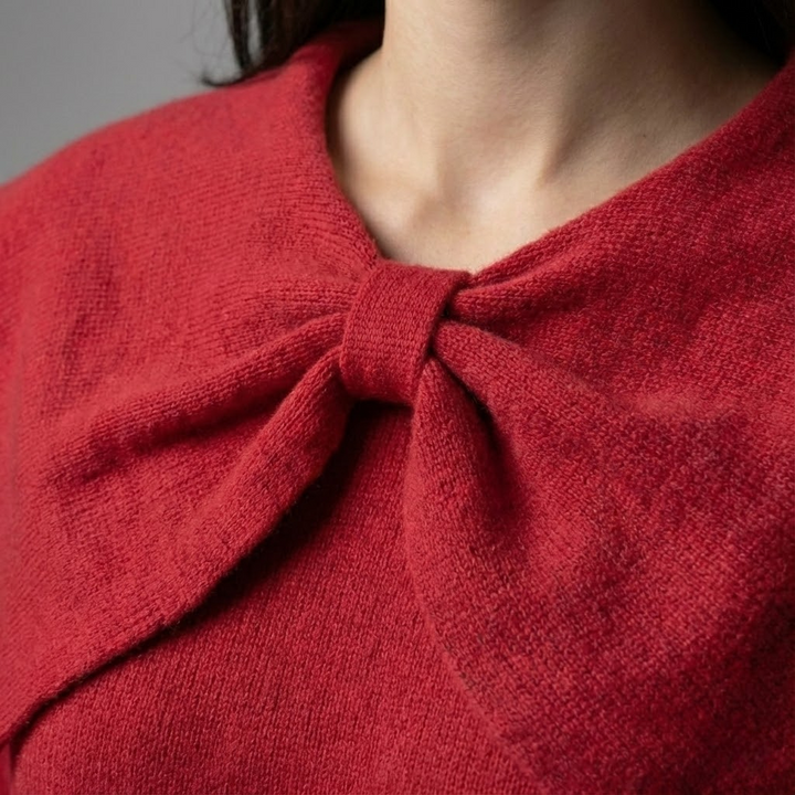 Sweater with bow collar